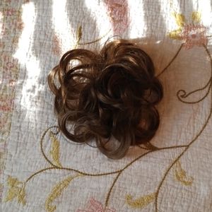 Stretchy hair piece pony